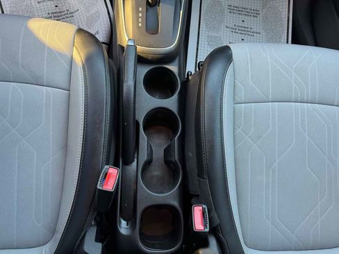 Used 2020 Chevrolet Trax LT w/ LT Convenience Package image 19