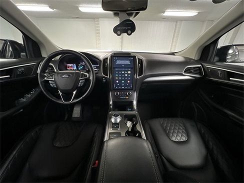 Used 2024 Ford Edge Titanium image 19