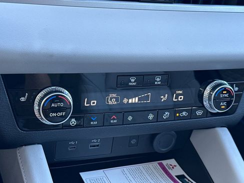 New 2025 Mitsubishi Outlander SEL image 19