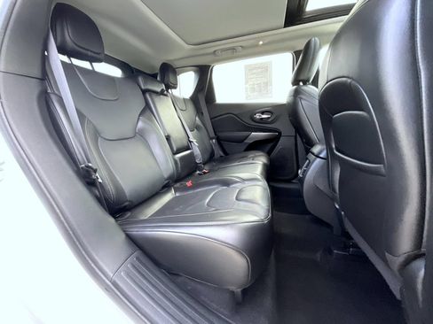Used 2020 Jeep Cherokee Limited AWD/4WD image 19