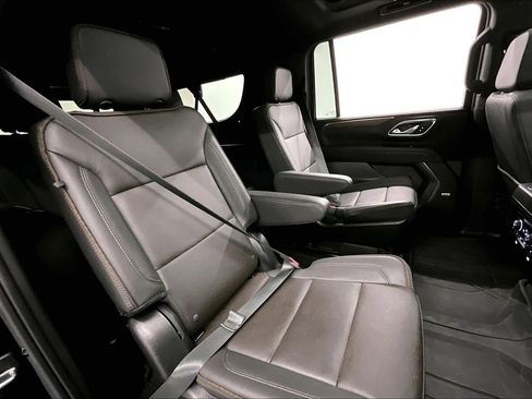 Used 2024 Chevrolet Suburban High Country AWD/4WD image 26