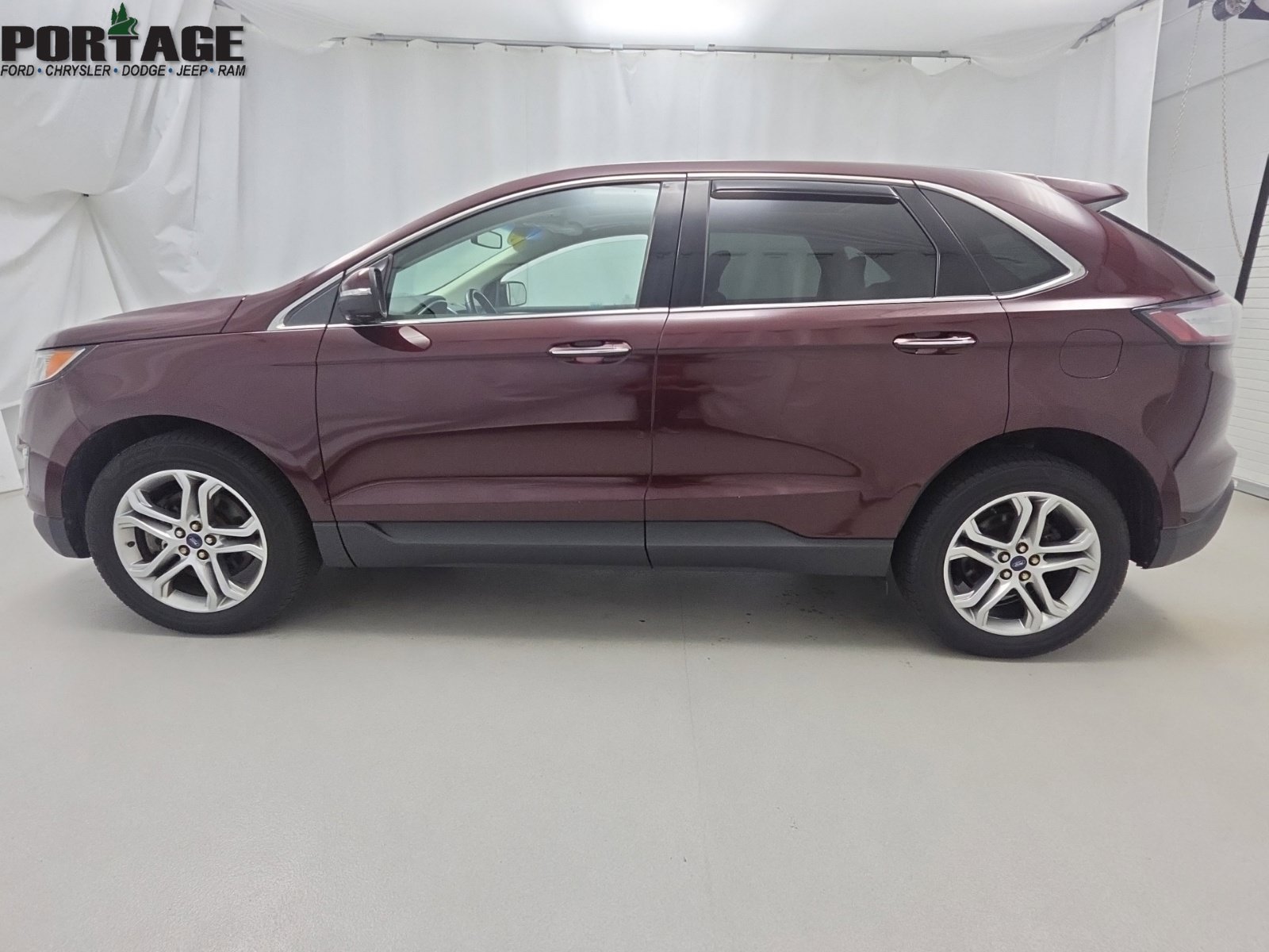 Used 2017 Ford Edge Titanium w/ Equipment Group 301A AWD/4WD image 4