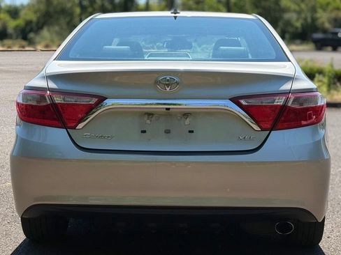 Used 2016 Toyota Camry XLE w/ Moonroof Package FWD image 4
