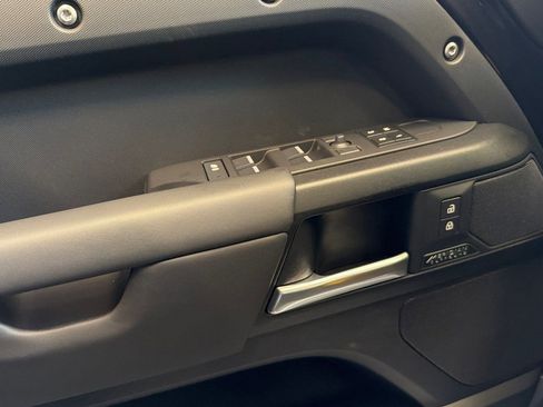 New 2026 Land Rover Defender 110 X AWD/4WD image 13