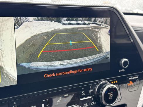 Used 2024 Toyota Highlander Platinum image 24