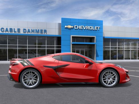 New 2025 Chevrolet Corvette Z06 RWD image 18