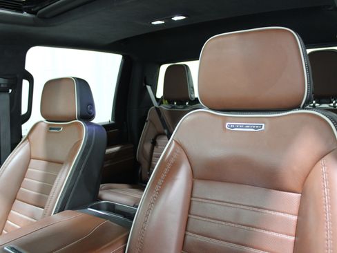 Used 2024 GMC Sierra 3500 Denali Ultimate image 5