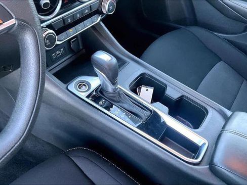 Certified 2025 Nissan Sentra SV image 16