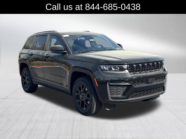 New 2026 Jeep Grand Cherokee Altitude AWD/4WD image 3