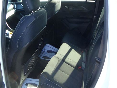 Used 2023 Jeep Grand Cherokee 4WD 4xe image 12