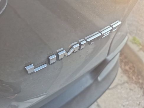 Used 2020 Jeep Cherokee Limited FWD image 10
