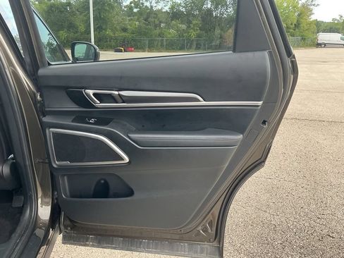 Used 2025 Kia Telluride S AWD/4WD image 15