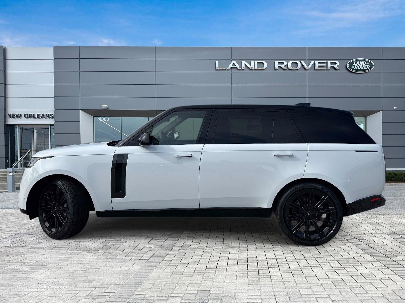 New 2027 Land Rover Range Rover Long Wheelbase SE AWD/4WD image 2