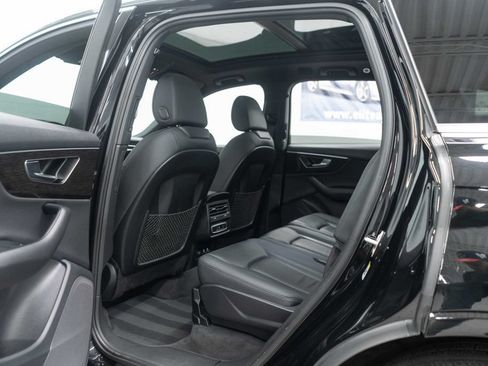 Used 2023 Audi Q7 3.0T Premium w/ Convenience Package AWD/4WD image 14