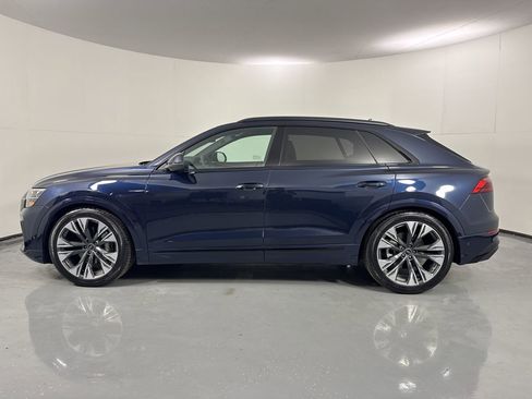 Used 2025 Audi Q8 Prestige image 2