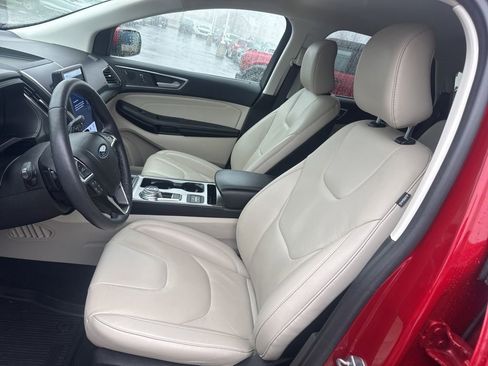 Certified 2022 Ford Edge Titanium w/ Class II Trailer Tow Package image 11