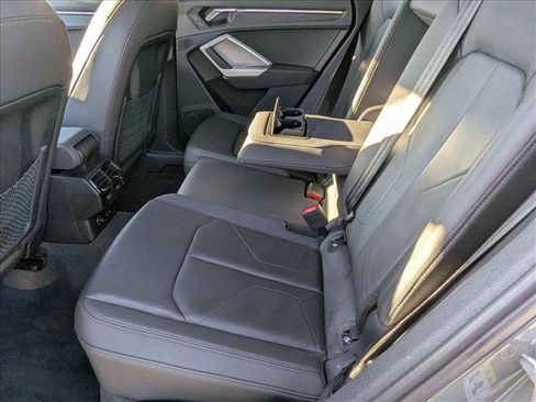 Used 2023 Audi Q3 2.0T Premium image 18