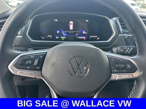 Certified 2024 Volkswagen Tiguan SE FWD image 20
