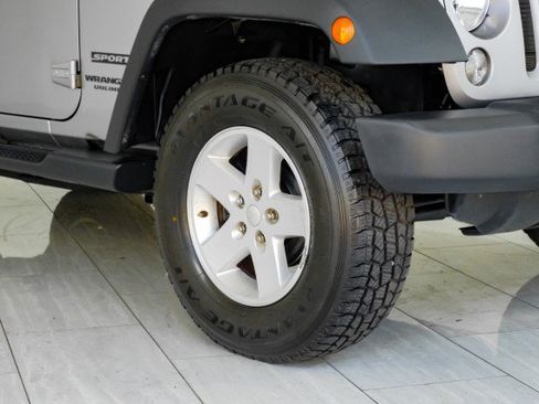 Used 2017 Jeep Wrangler Unlimited Sport w/ Quick Order Package 24S AWD/4WD image 64