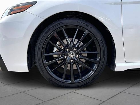 Used 2022 Toyota Camry XSE image 9