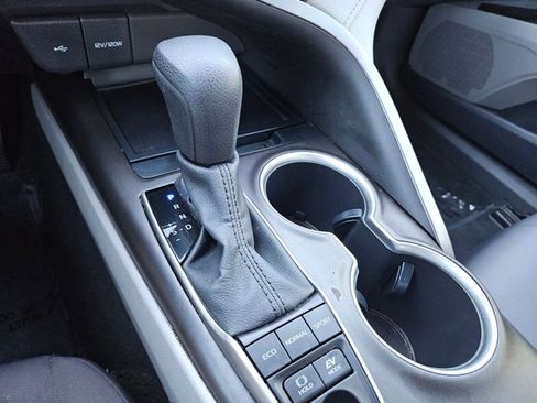 Used 2022 Toyota Camry LE image 12