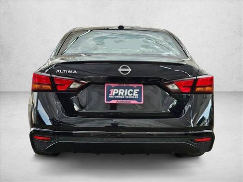 Used 2025 Nissan Altima 2.5 SV FWD image 7