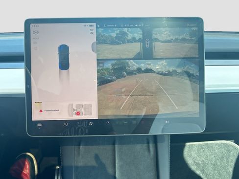 Used 2024 Tesla Model Y Performance image 13