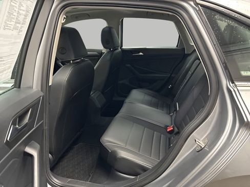 Used 2022 Volkswagen Jetta SE image 24