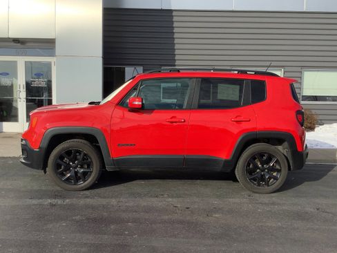 Used 2017 Jeep Renegade Altitude image 2