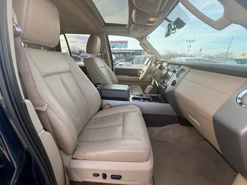 Used 2013 Ford Expedition XLT image 25