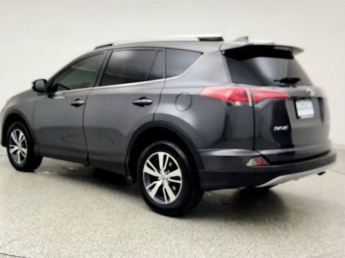 Used 2018 Toyota RAV4 XLE image 7