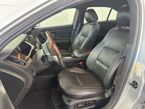 Used 2017 Ford Taurus Limited image 9