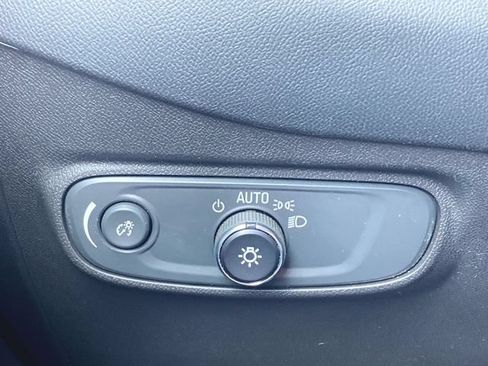 Used 2023 Chevrolet Equinox LS w/ LS Convenience Package AWD/4WD image 17