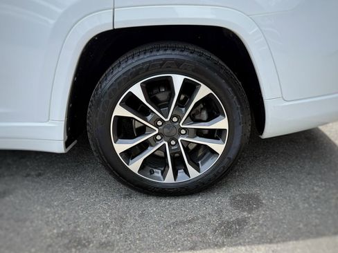 Used 2022 Jeep Grand Cherokee L Overland w/ Advanced Protech Group III AWD/4WD image 16