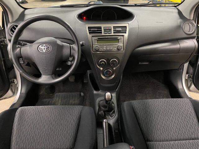 Used 2009 Toyota Yaris S FWD image 17