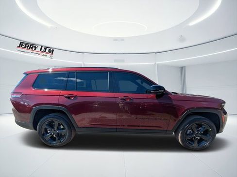 New 2025 Jeep Grand Cherokee L Limited w/ Black Appearance Package AWD/4WD image 2
