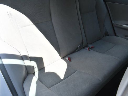 Used 2012 Toyota Corolla LE FWD image 28