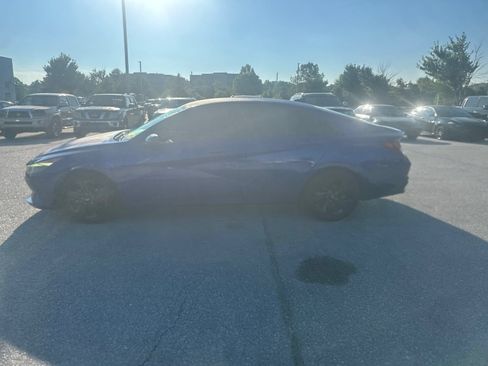 Used 2021 Hyundai Elantra SEL w/ Convenience Package FWD image 8