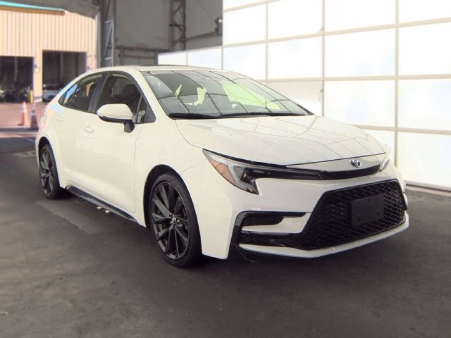 Used 2024 Toyota Corolla SE w/ SE Package FWD image 2