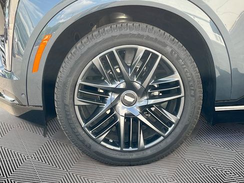 Certified 2025 Cadillac Escalade IQ Sport 2 w/ LPO, ONYX Package AWD/4WD image 10