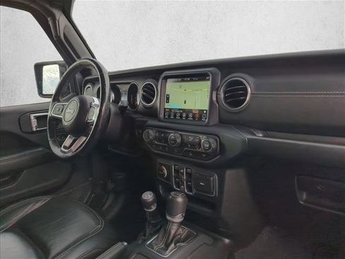 Used 2019 Jeep Wrangler Unlimited Sahara image 20