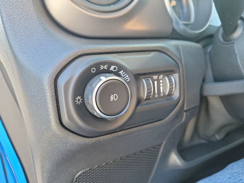 Used 2021 Jeep Wrangler Sport image 26