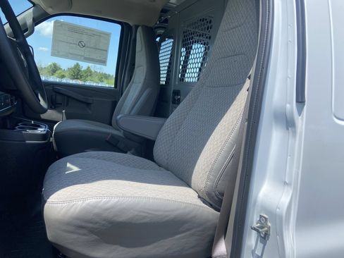 New 2025 Chevrolet Express 3500 w/ Driver Convenience Package RWD image 74