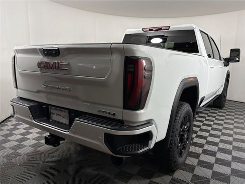 New 2026 GMC Sierra 2500 AT4 w/ AT4 Premium Plus Package AWD/4WD image 6