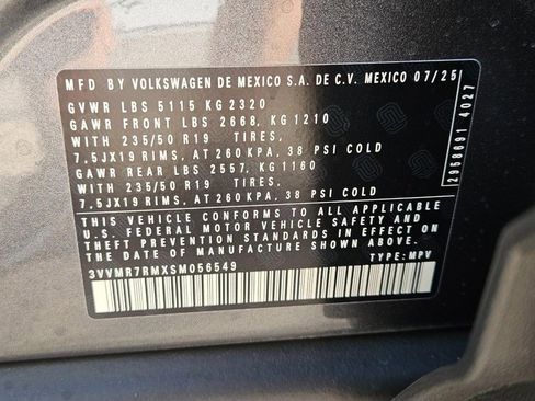 New 2025 Volkswagen Tiguan SE image 17