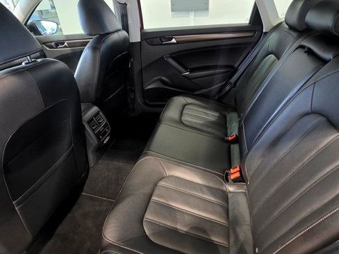 Used 2022 Volkswagen Passat 2.0T FWD image 43