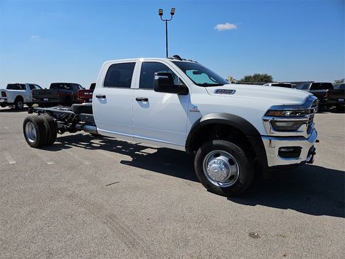 New 2026 RAM 5500 Tradesman w/ Chrome Appearance Group image 9