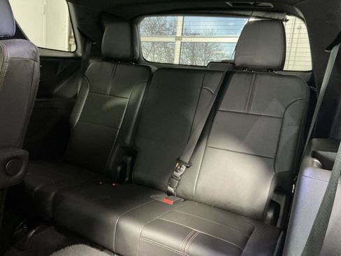 Used 2023 Chevrolet Traverse RS image 33