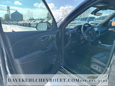 Used 2023 Chevrolet Traverse Premier image 15