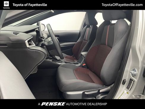 Used 2025 Toyota Corolla SE w/ SE Premium Package image 13